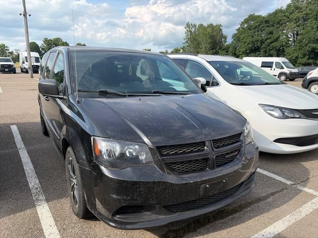 Used 2015 Dodge Grand Caravan SE w/ Quick Order Package 29E SE FWD image 2