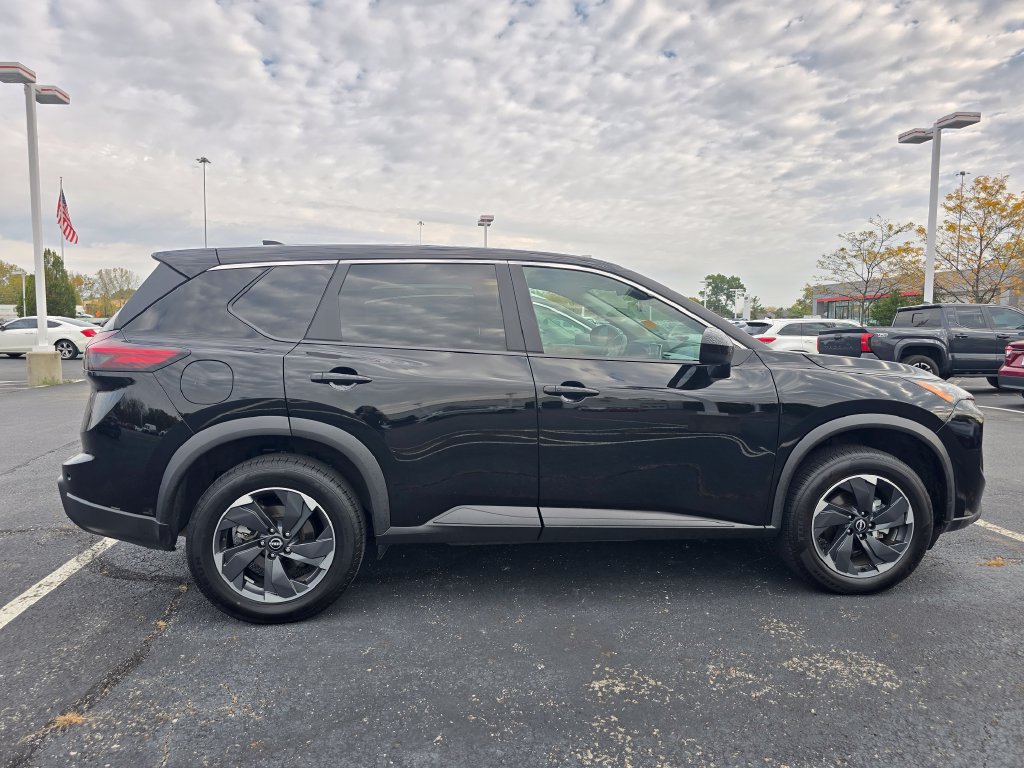 Used 2025 Nissan Rogue SV FWD image 8