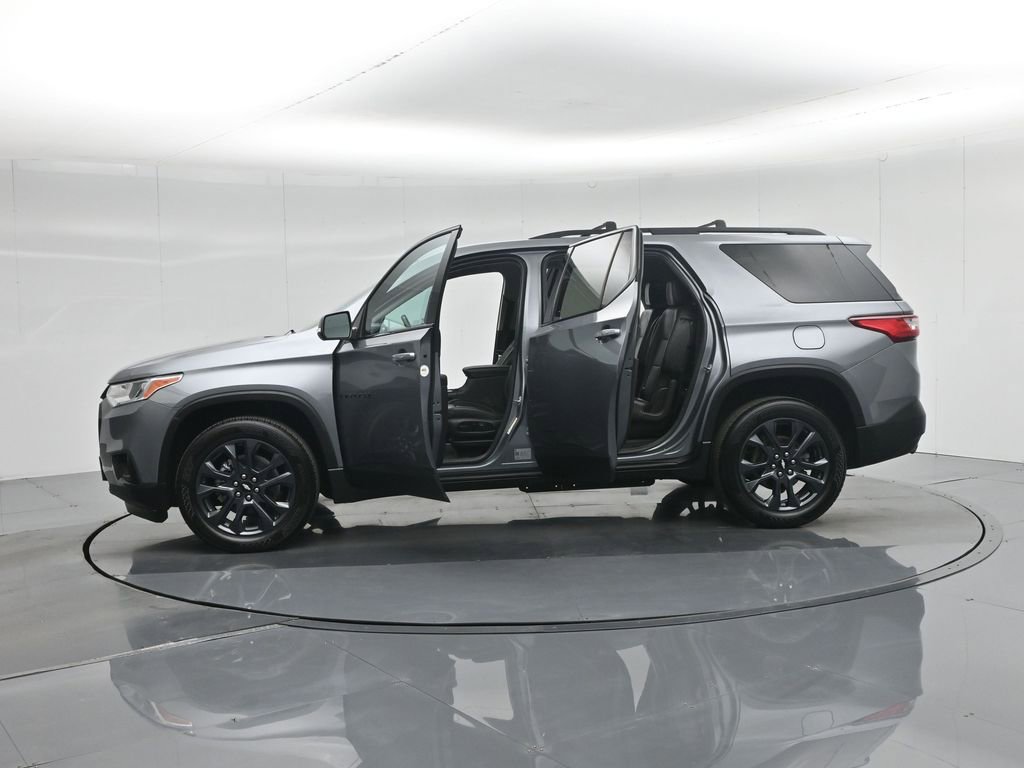 Used 2021 Chevrolet Traverse RS image 39