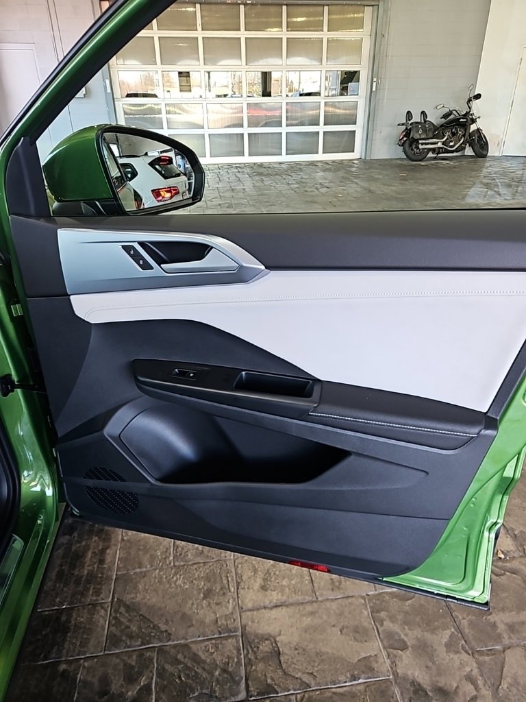 New 2026 Volkswagen Taos SE image 11