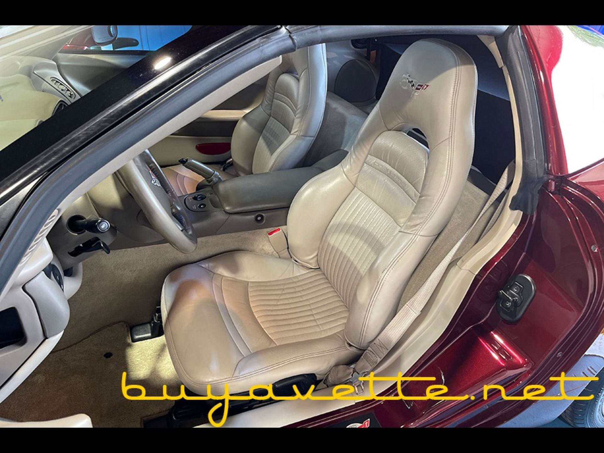 Used 2003 Chevrolet Corvette Coupe w/ Preferred Equipment Group RWD image 20