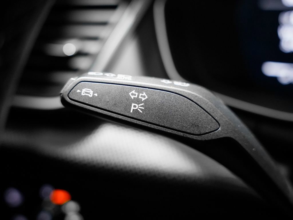 Used 2023 Audi SQ5 Premium Plus w/ Premium Plus Package image 17