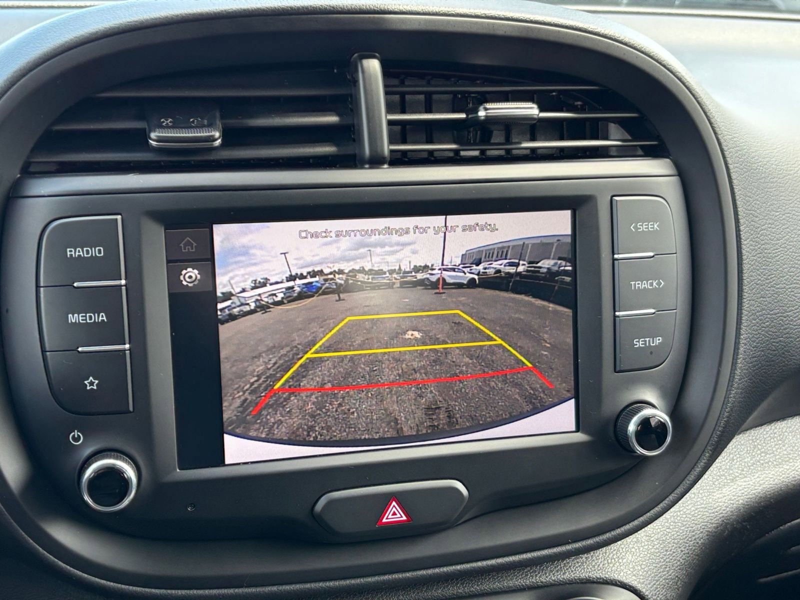 Used 2025 Kia Soul LX w/ LX Technology Package FWD image 22