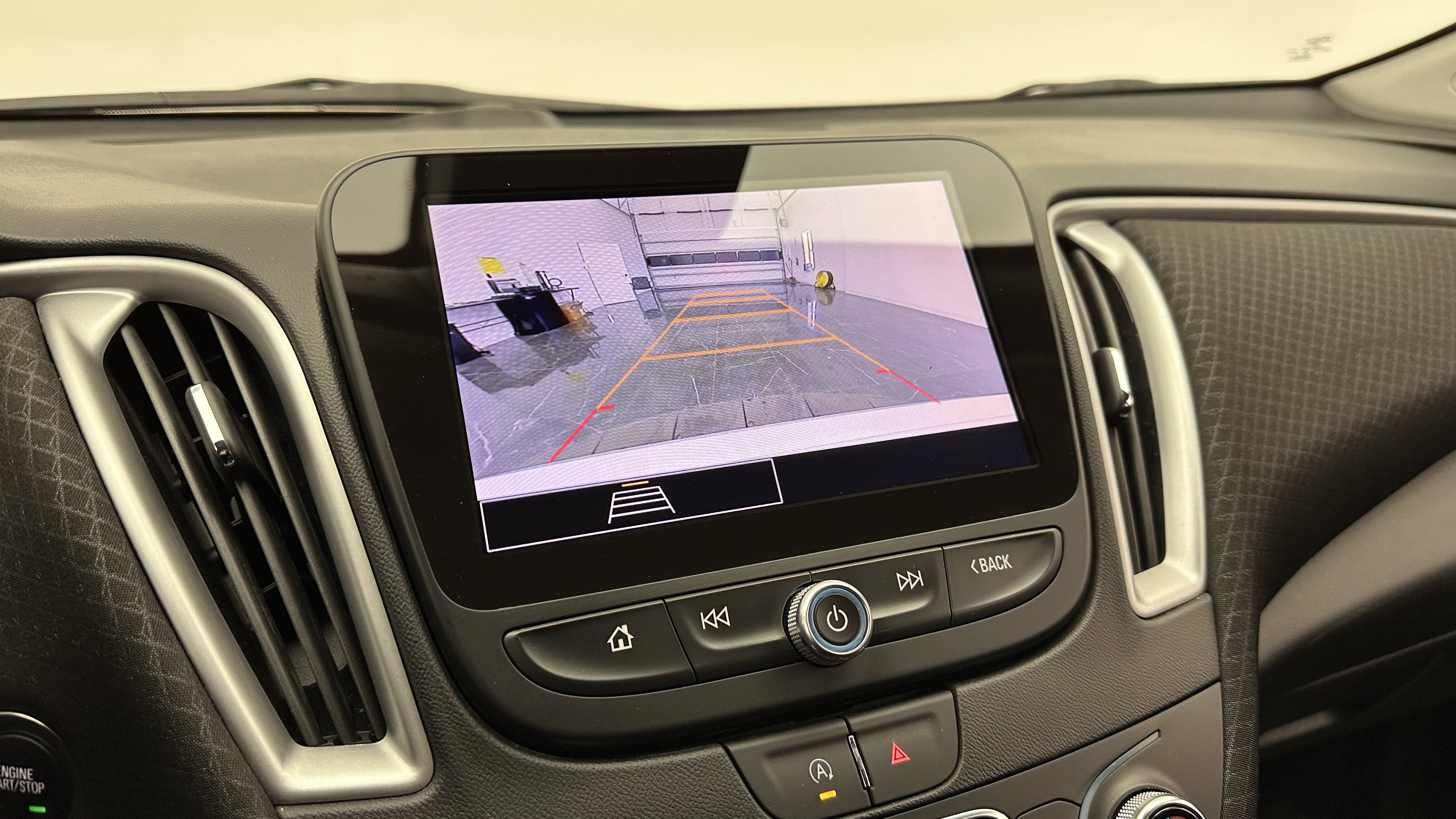 Used 2024 Chevrolet Malibu LT FWD image 16