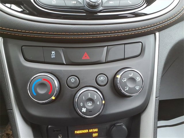 Used 2022 Chevrolet Trax LT w/ Driver Confidence Package image 19