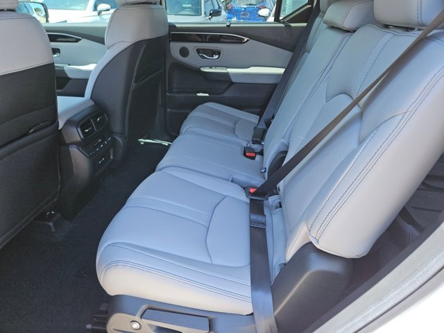 New 2025 Honda Pilot Touring image 10