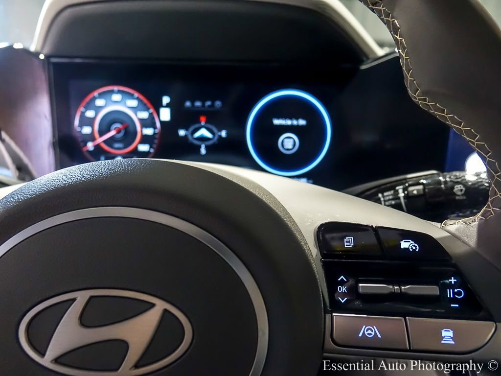 Used 2025 Hyundai Elantra SEL image 24