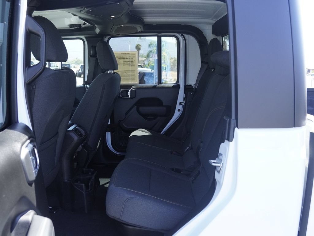 Certified 2025 Jeep Gladiator Sport AWD/4WD image 28