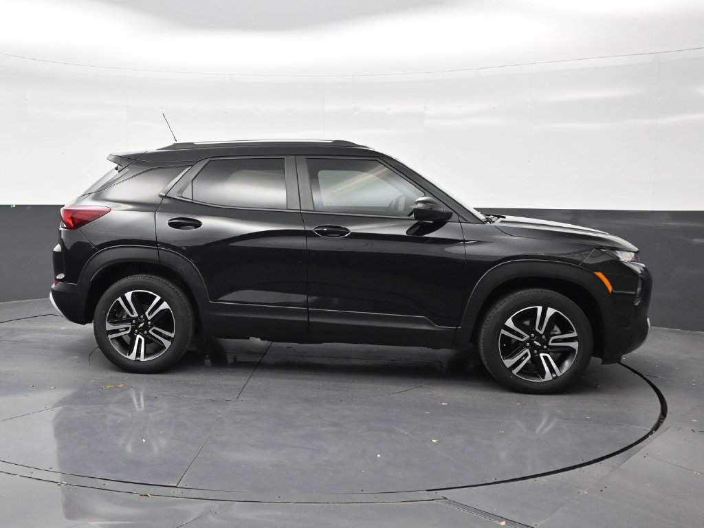Used 2023 Chevrolet TrailBlazer LT w/ Convenience Package AWD/4WD image 6