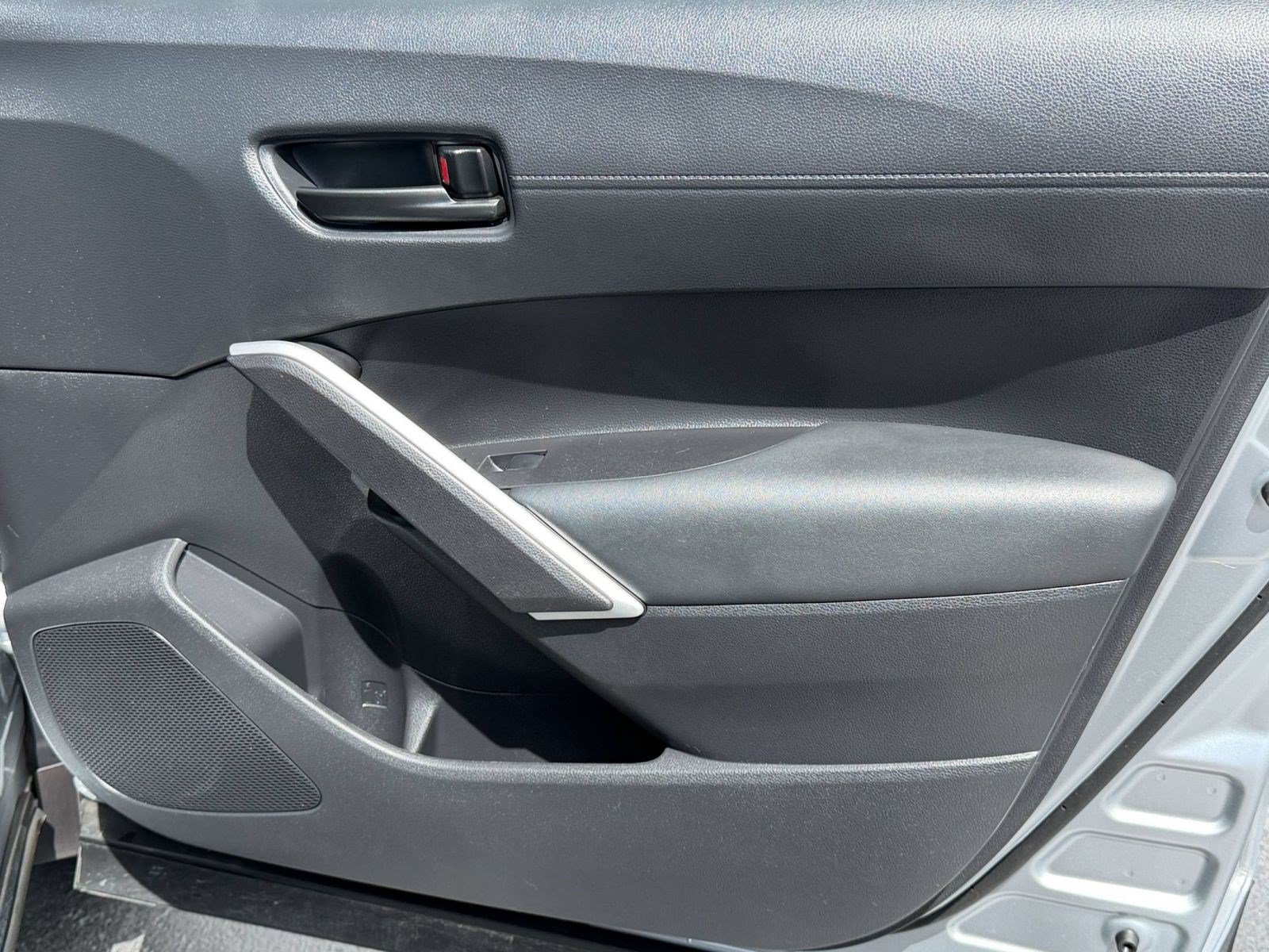 Certified 2025 Toyota Corolla Cross LE FWD image 34