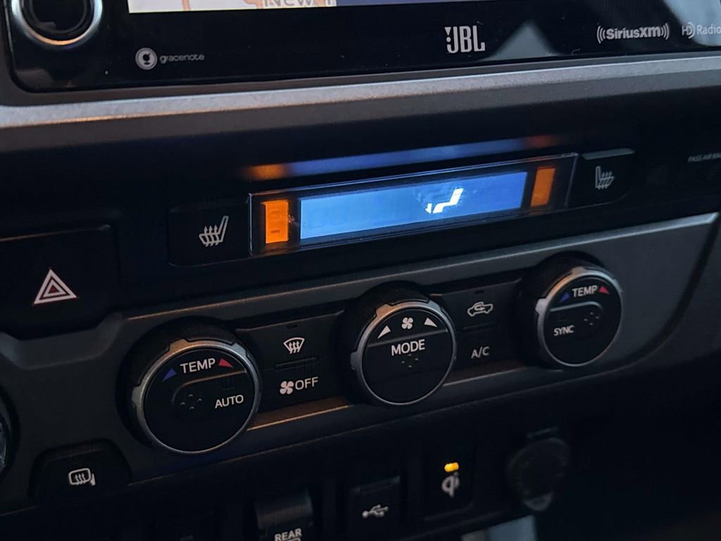 Used 2020 Toyota Tacoma TRD Sport w/ TRD Premium Sport Package AWD/4WD image 26