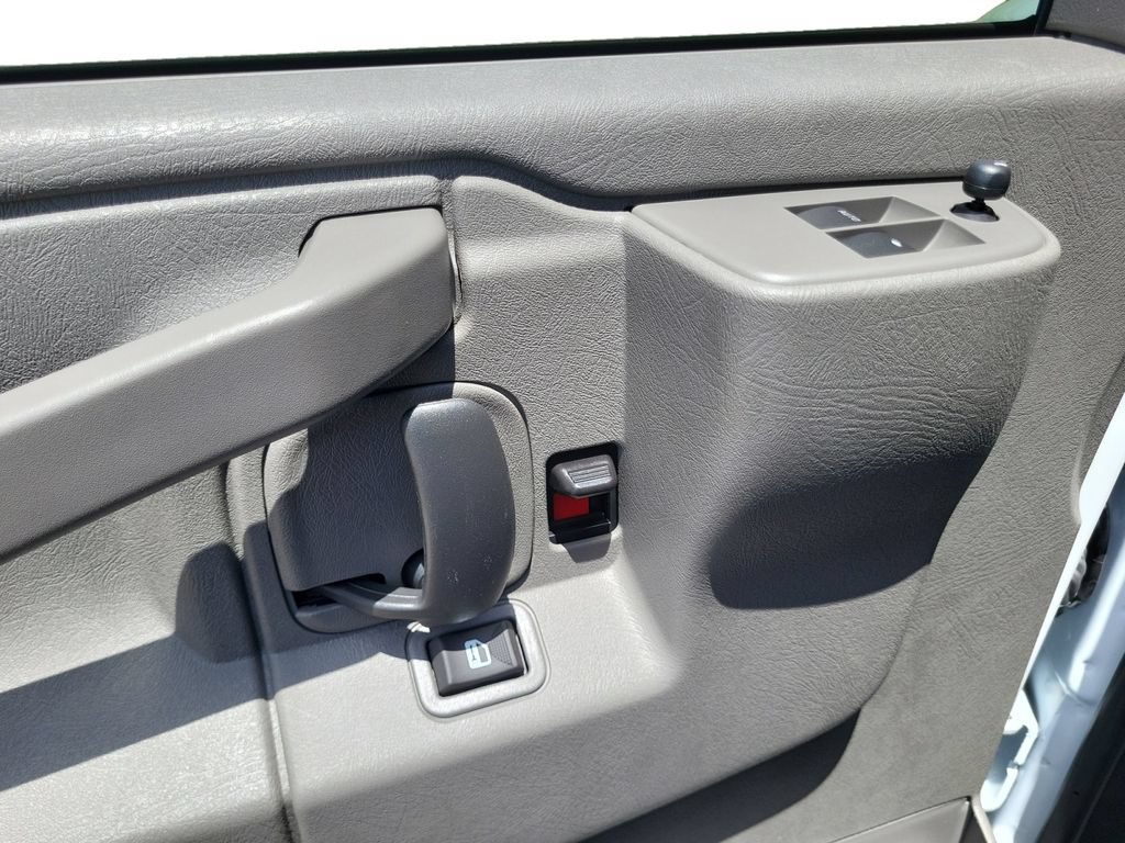 New 2026 Chevrolet Express 3500 LS RWD image 10