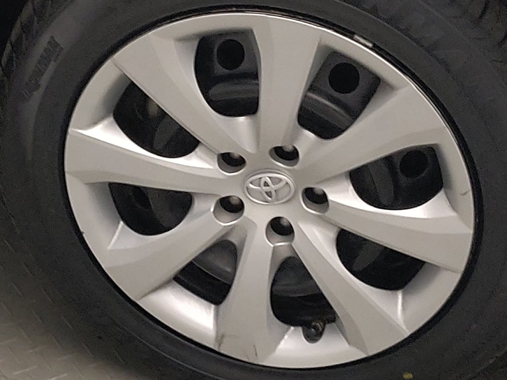 Used 2022 Toyota Corolla LE FWD image 31