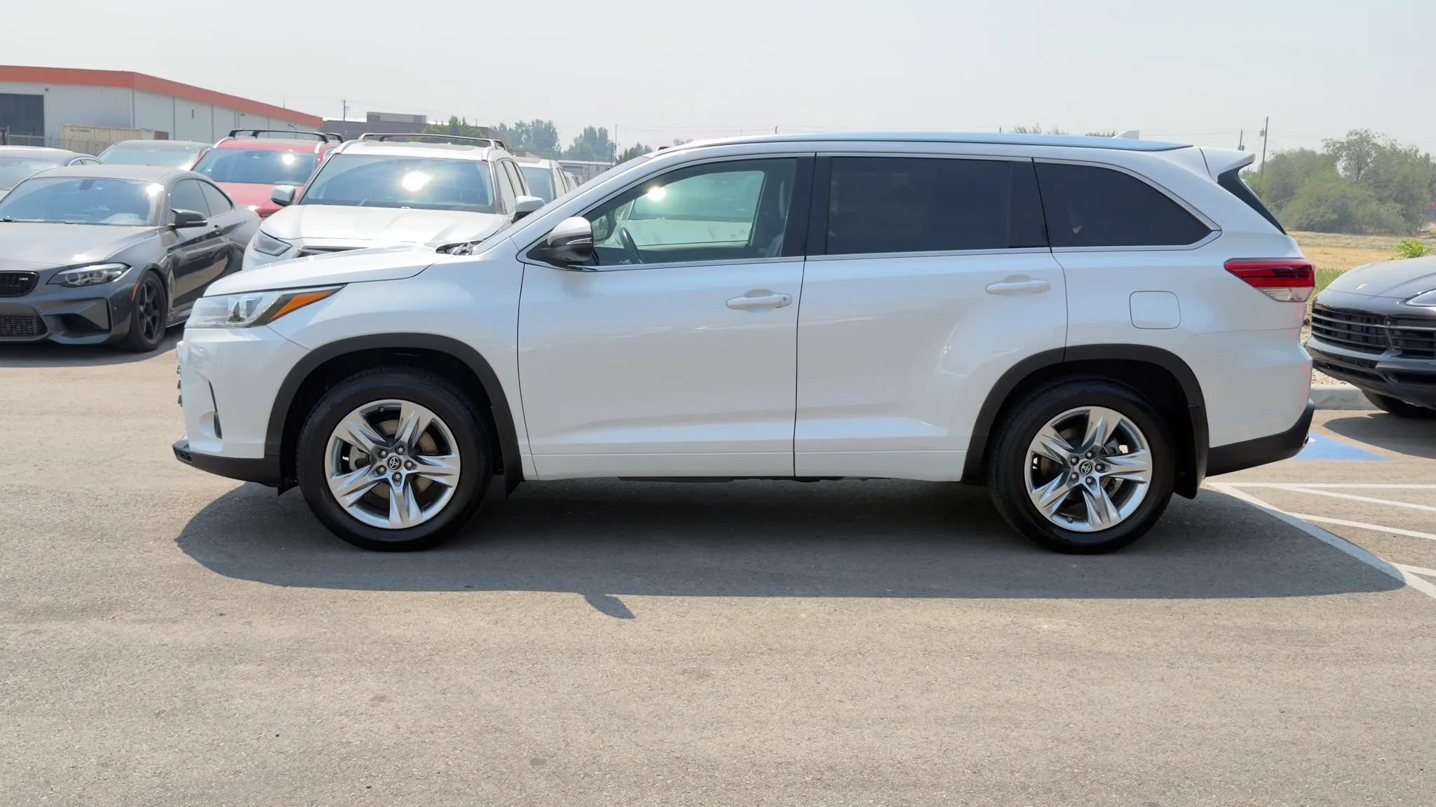 Used 2018 Toyota Highlander Limited AWD/4WD image 9