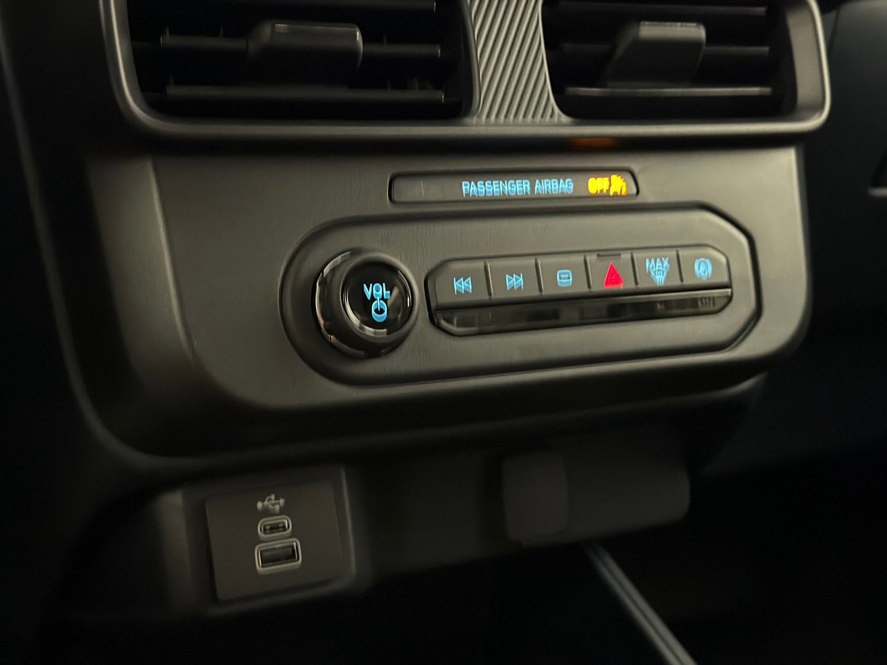 New 2026 Ford Maverick XL image 27