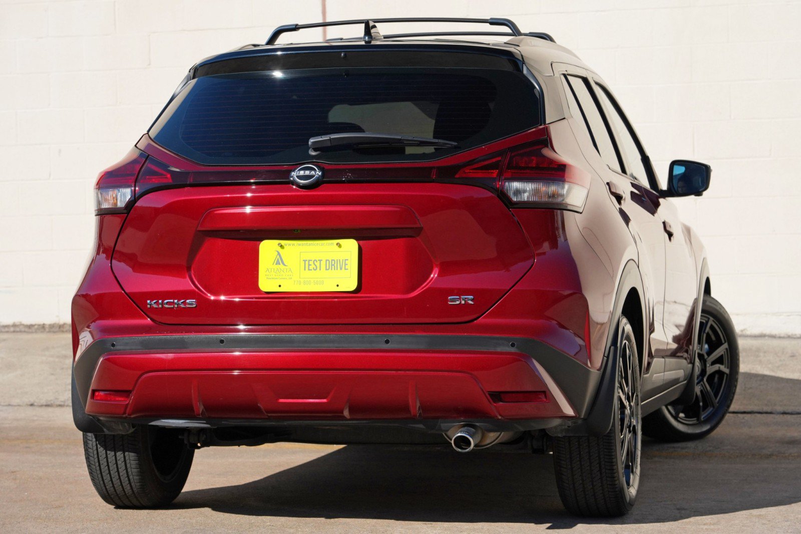 Used 2023 Nissan Kicks SR w/ SR Premium Package FWD image 4