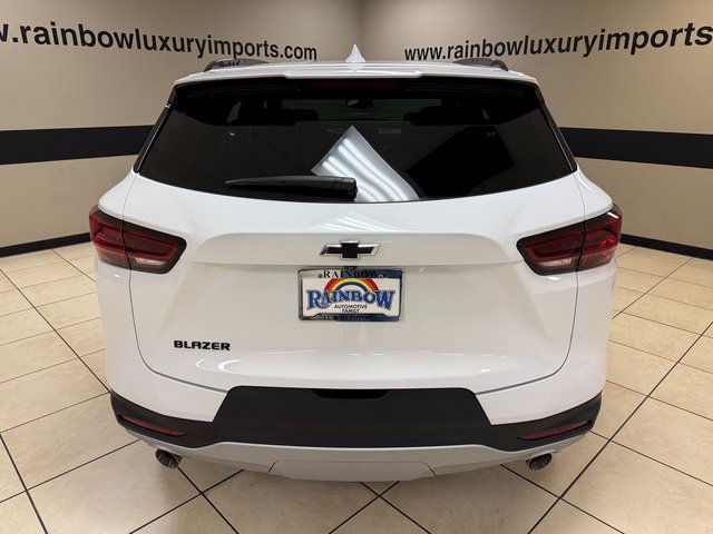 Used 2024 Chevrolet Blazer LT w/ Midnight/Sport Edition FWD image 5