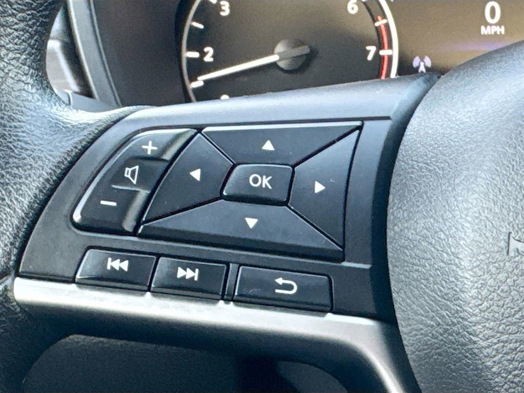 Used 2024 Nissan Altima 2.5 SV image 10