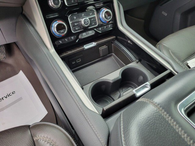 Used 2022 GMC Yukon Denali AWD/4WD image 18