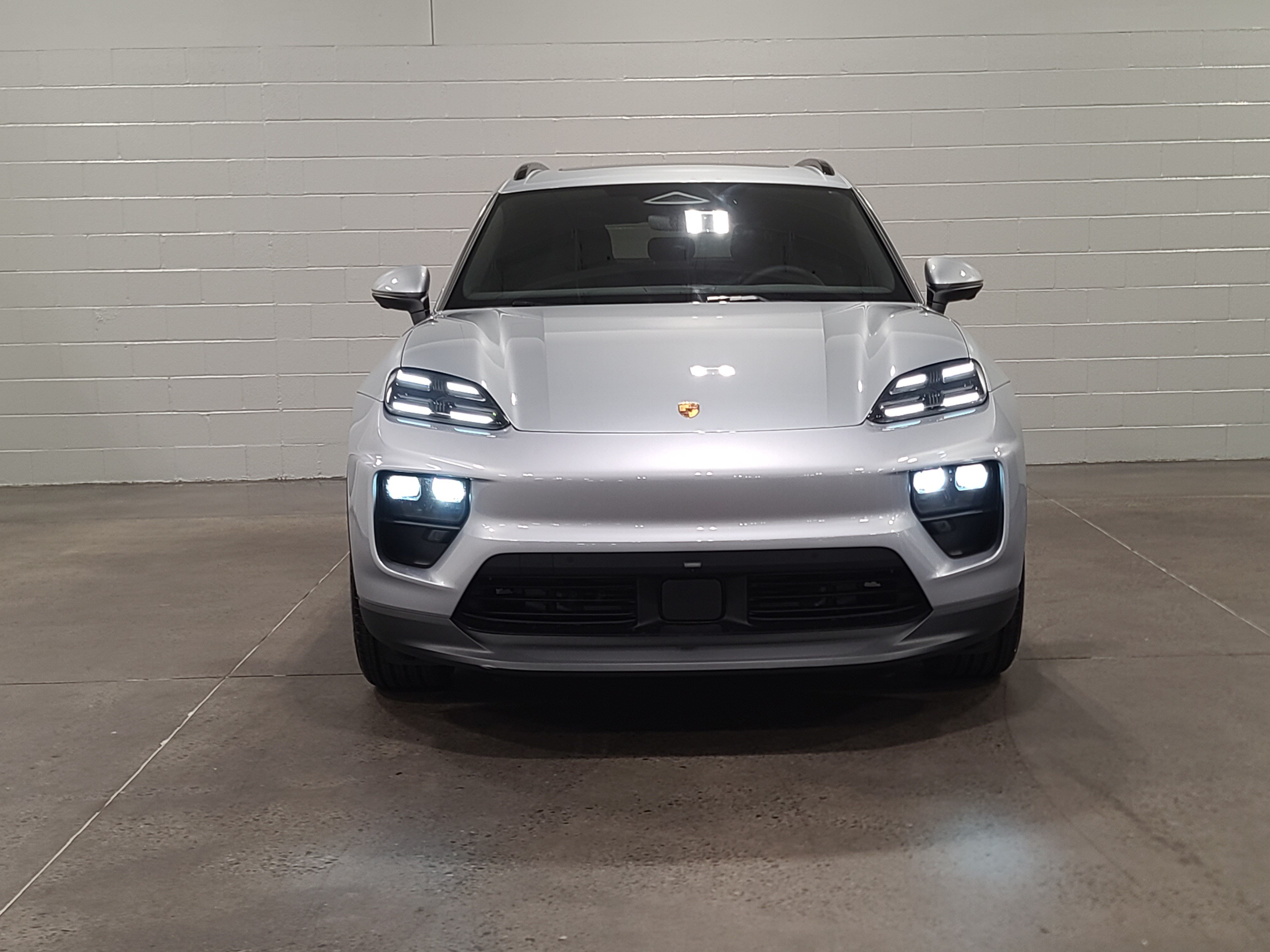 New 2026 Porsche Macan Electric RWD image 10