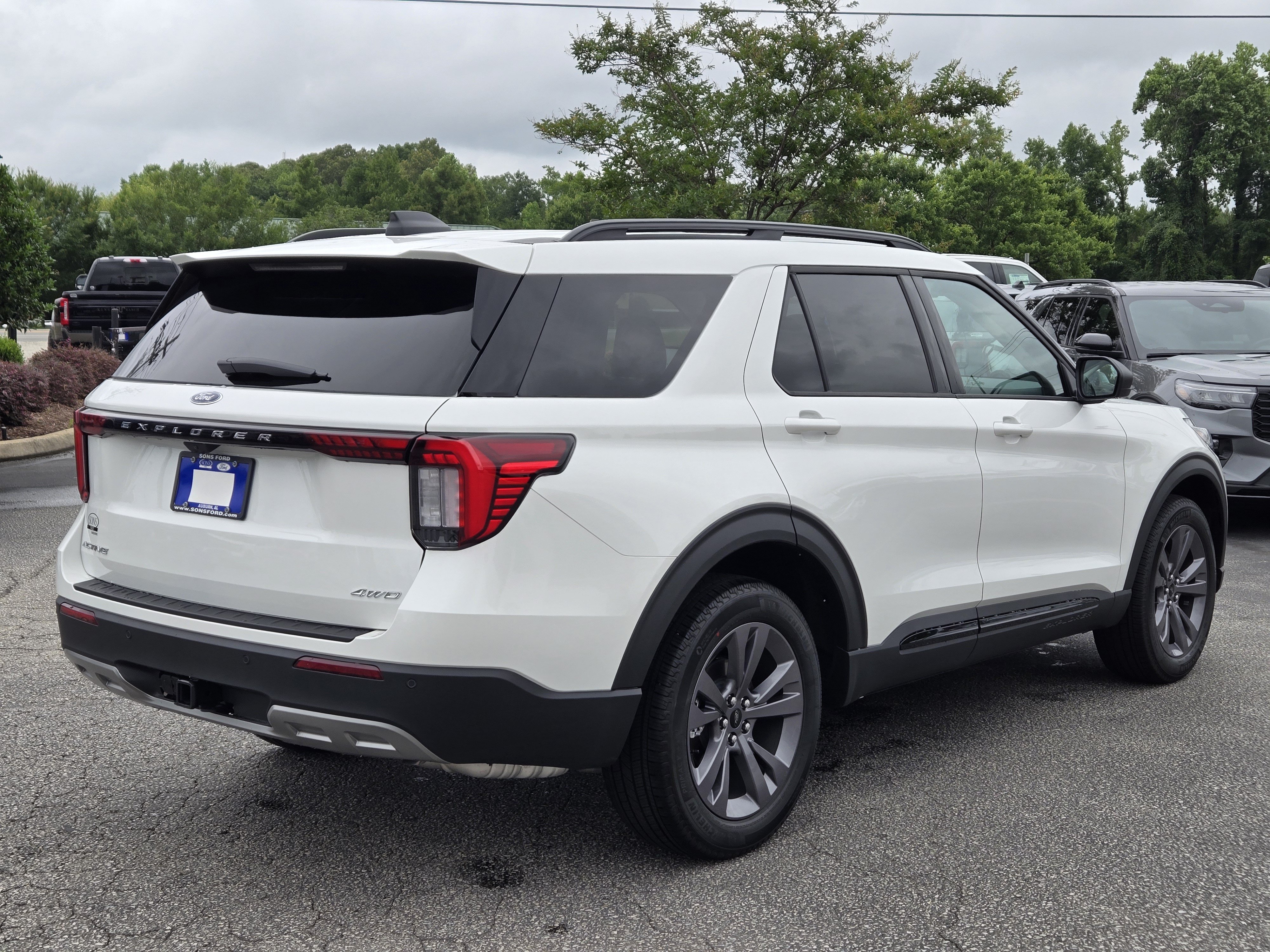New 2026 Ford Explorer Active w/ Active Comfort Package AWD/4WD image 8