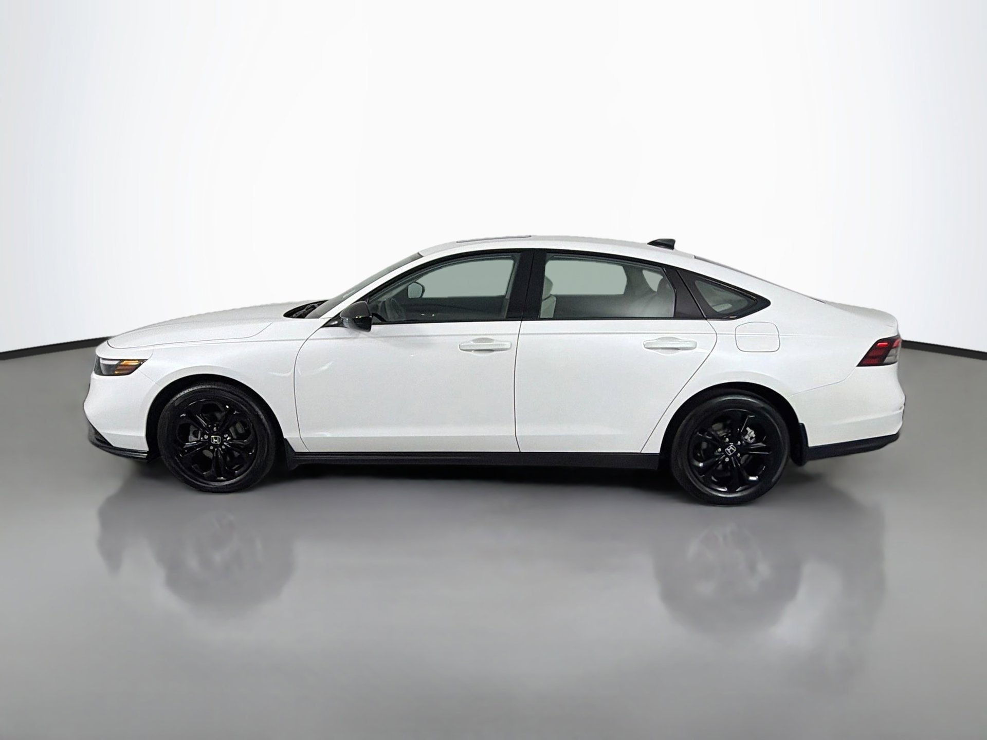 Used 2025 Honda Accord SE image 5