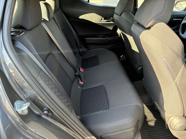 Used 2021 Toyota C-HR LE FWD image 31