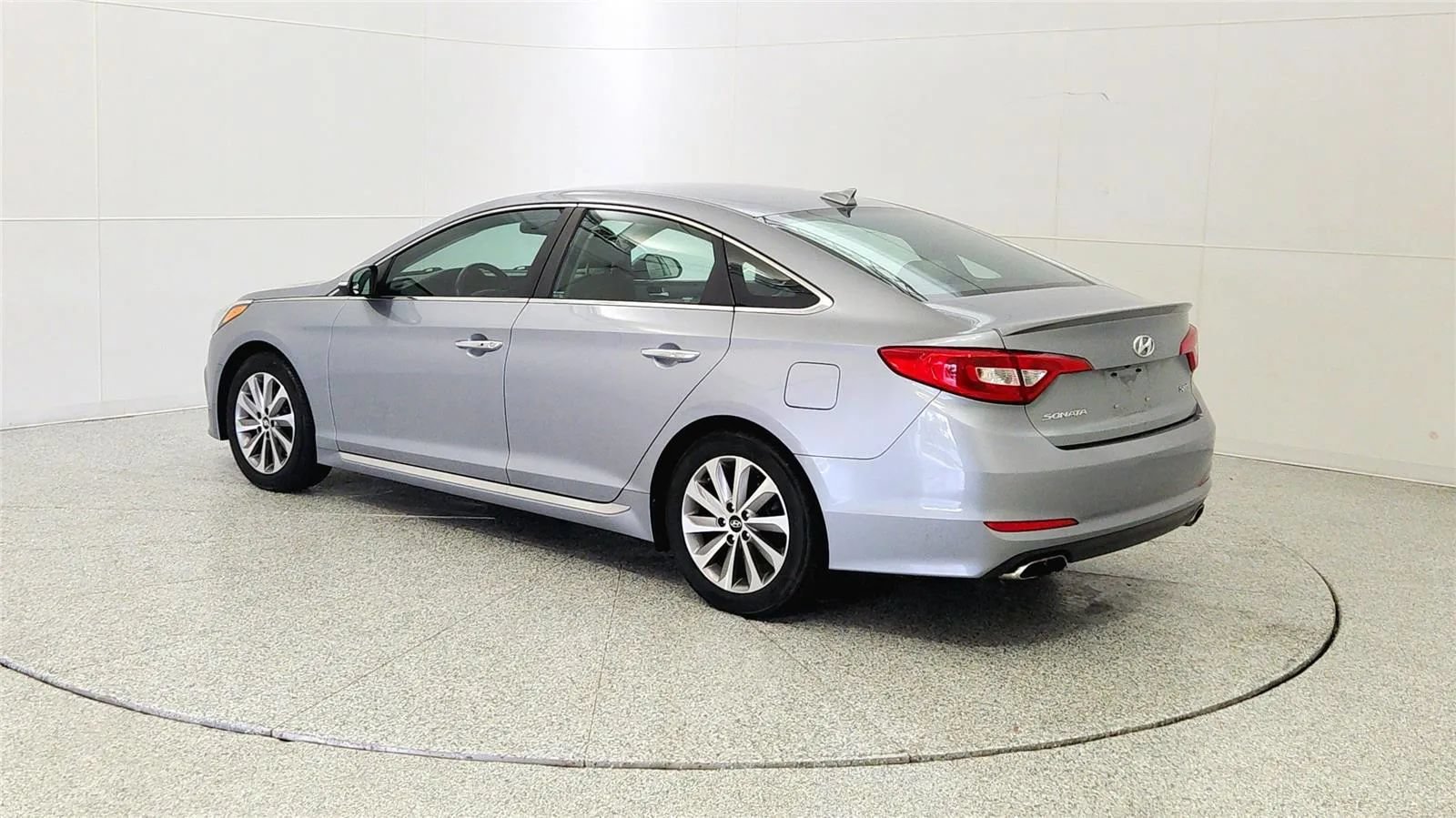 Used 2015 Hyundai Sonata Sport w/ Option Group 04 FWD image 5