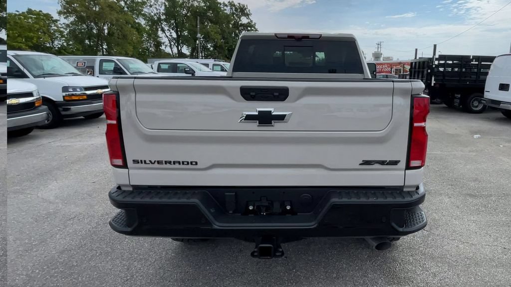 New 2026 Chevrolet Silverado 2500 ZR2 w/ LPO, Dark Essentials Package AWD/4WD image 9