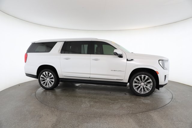 Used 2023 GMC Yukon XL Denali image 23