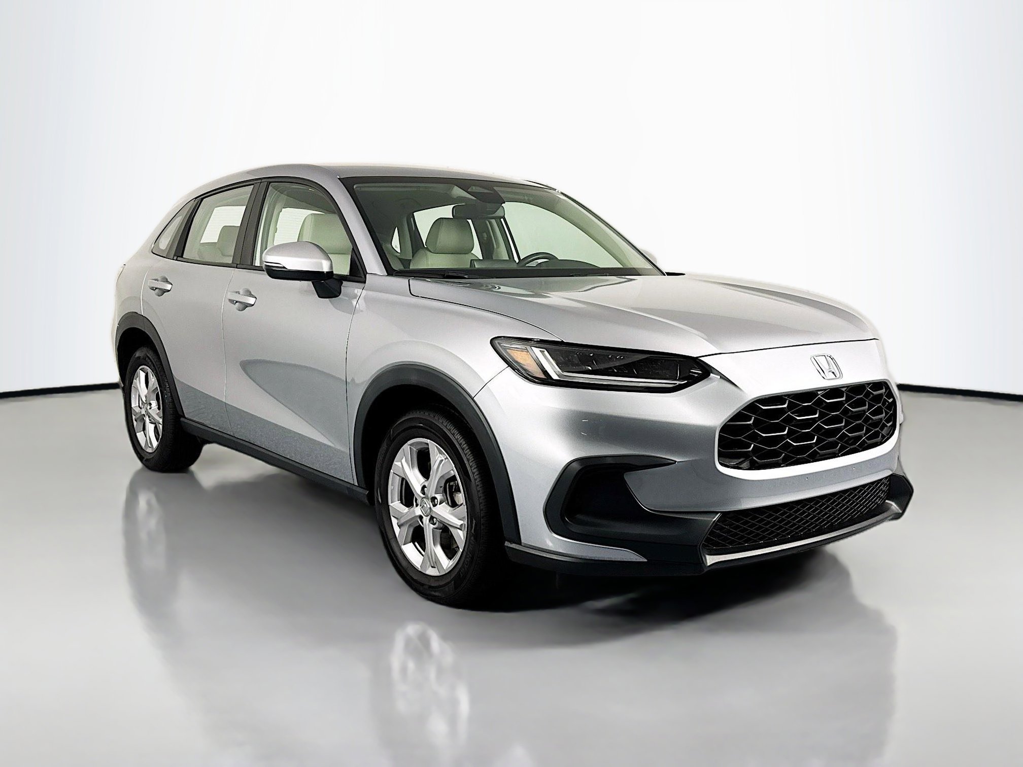 Certified 2023 Honda HR-V LX image 3