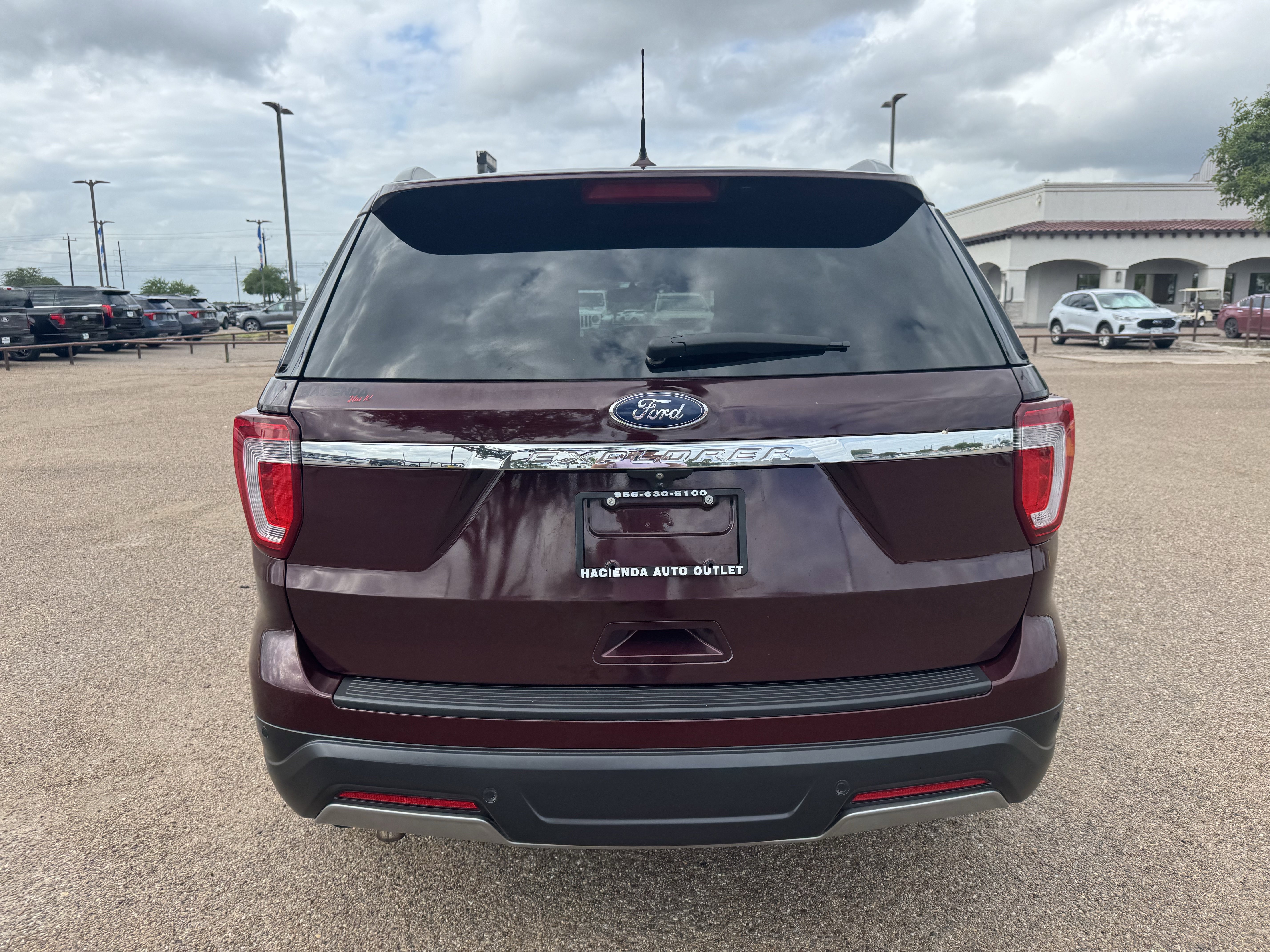 Used 2019 Ford Explorer XLT w/ Equipment Group 202A FWD image 3