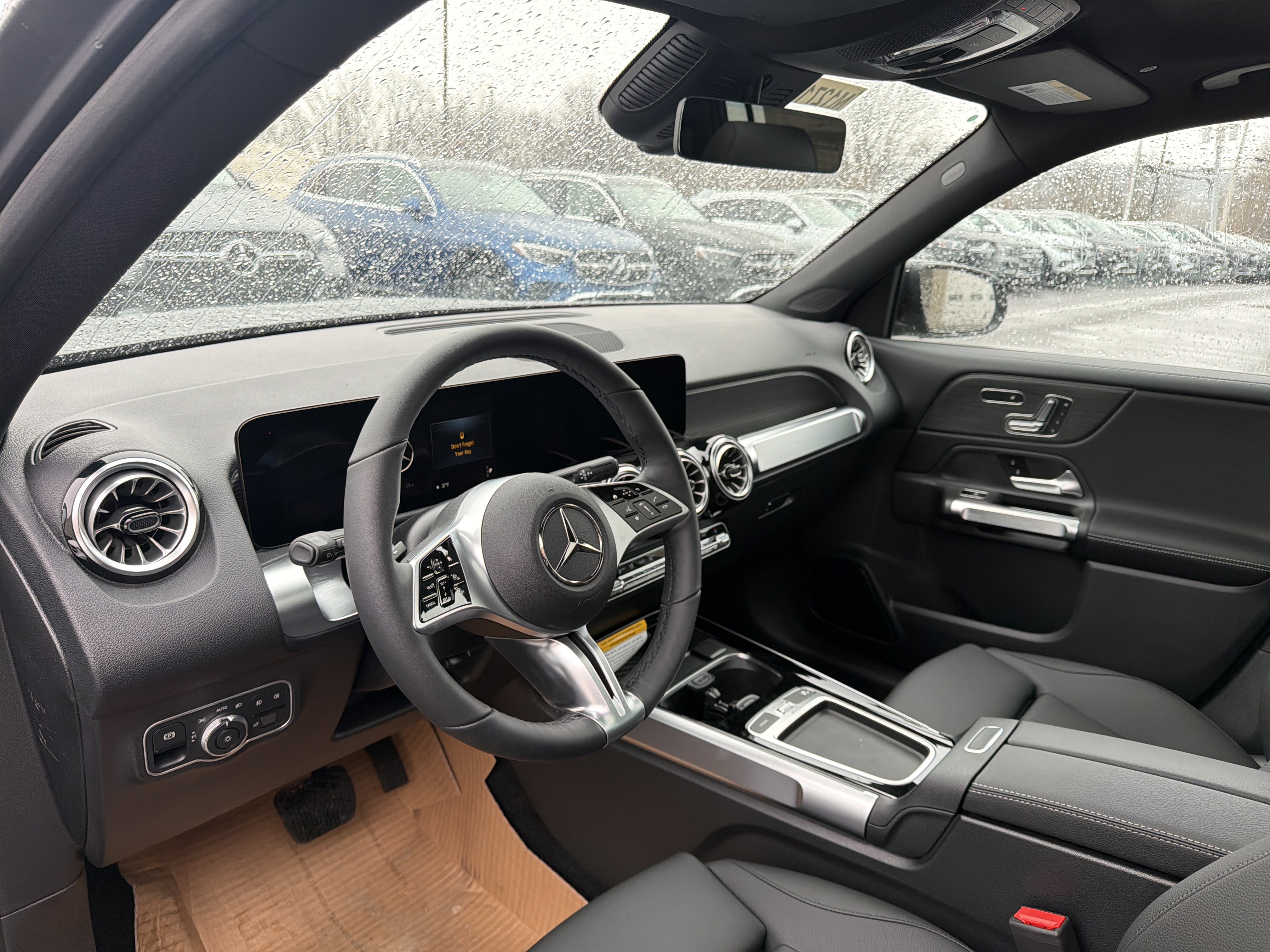 New 2026 Mercedes-Benz GLB 250 4MATIC image 9