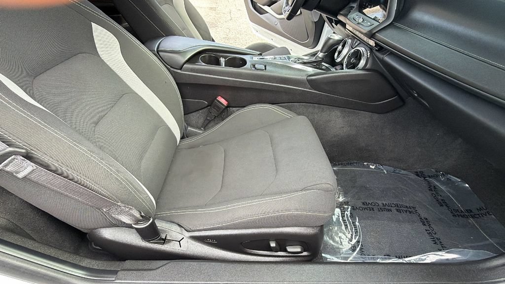 Used 2016 Chevrolet Camaro SS RWD image 24