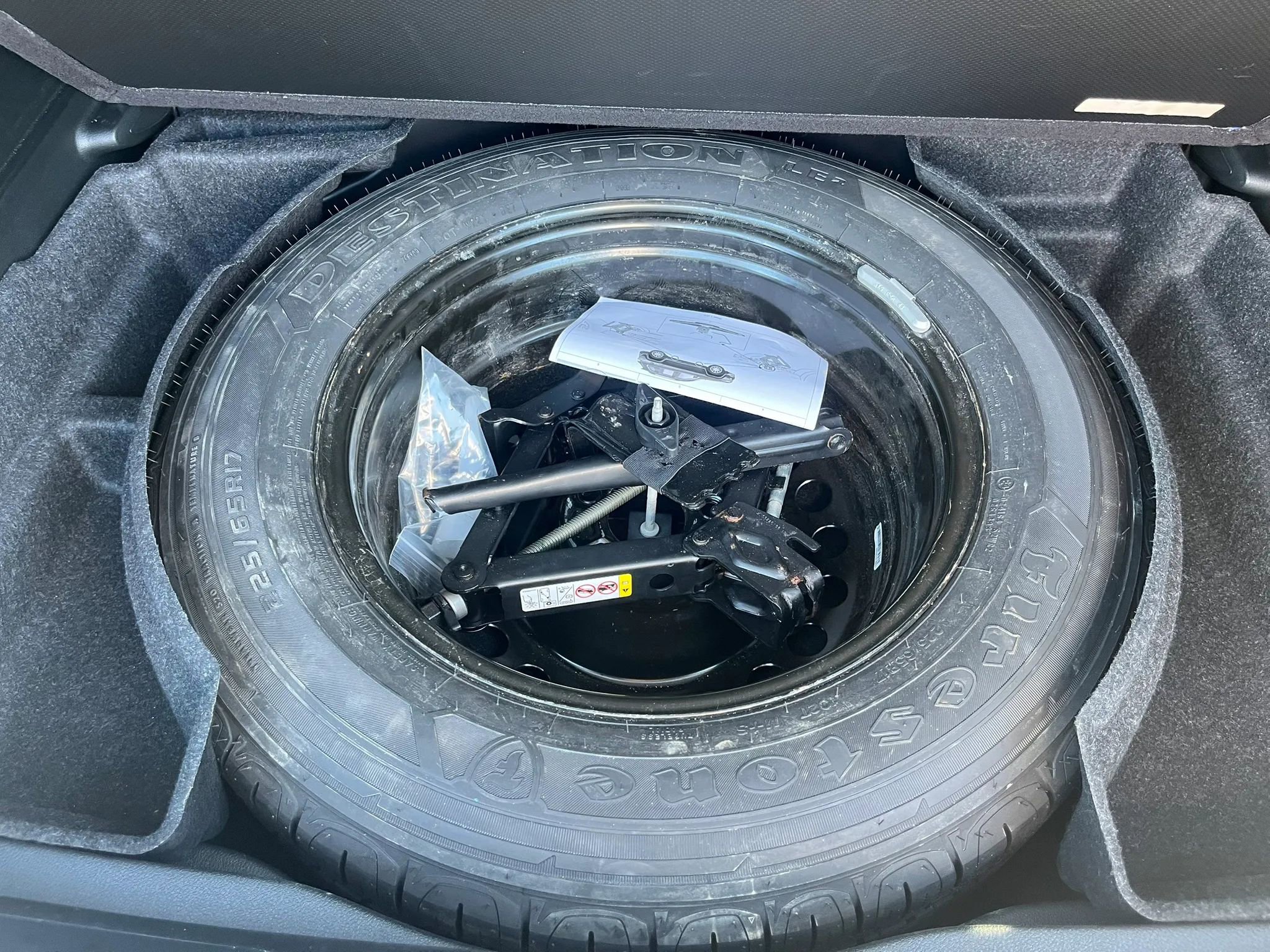 Used 2019 Jeep Cherokee Limited w/ Trailer Tow Group image 34