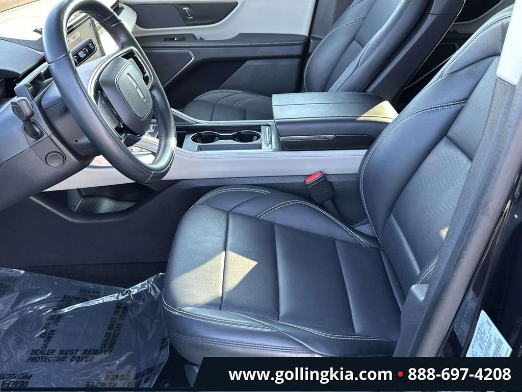 Used 2024 Lincoln Nautilus Premier image 15