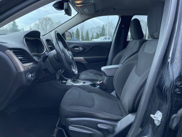 Used 2018 Jeep Cherokee Latitude image 18