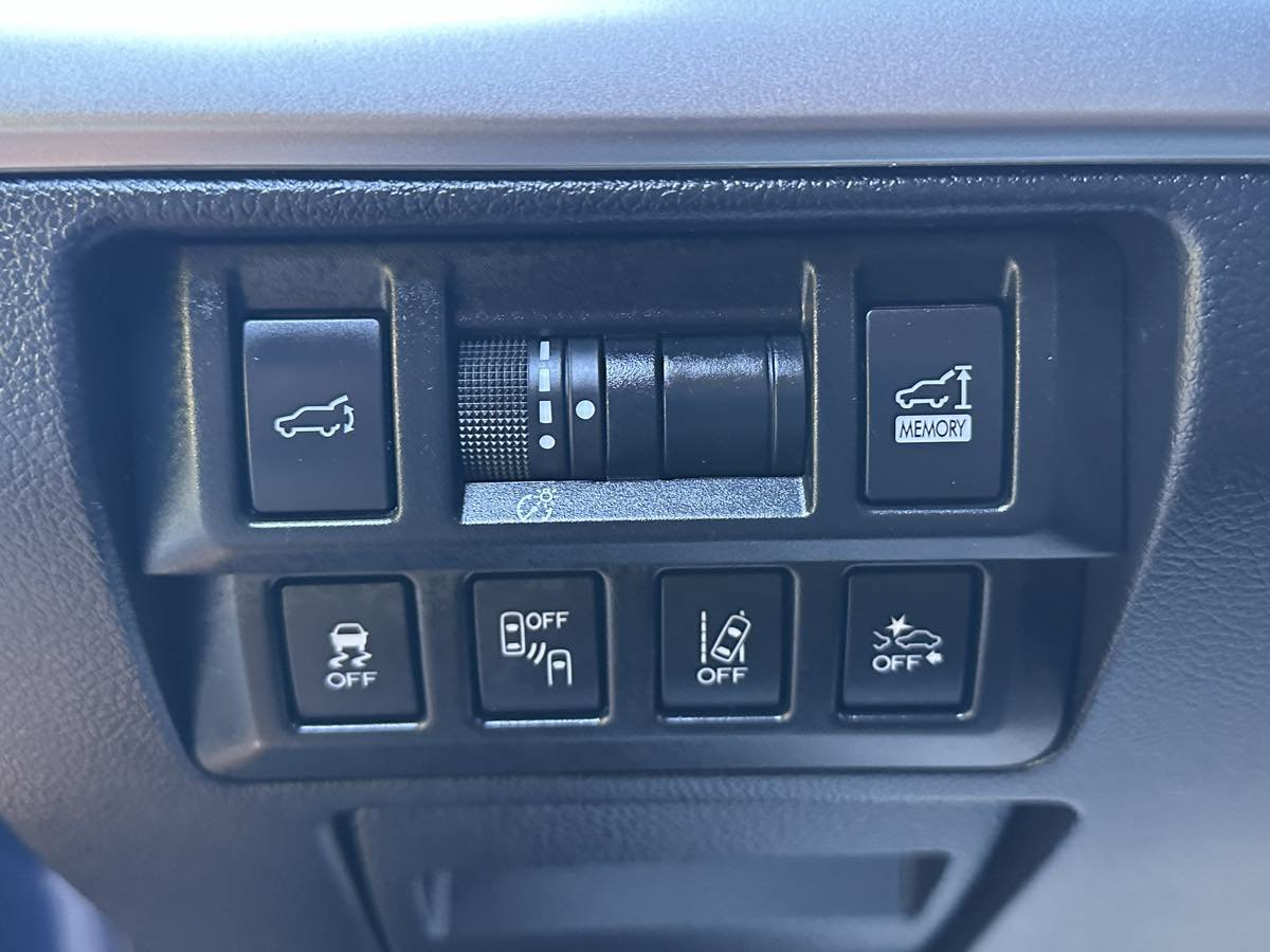 Used 2018 Subaru Outback 3.6R Touring AWD/4WD image 27