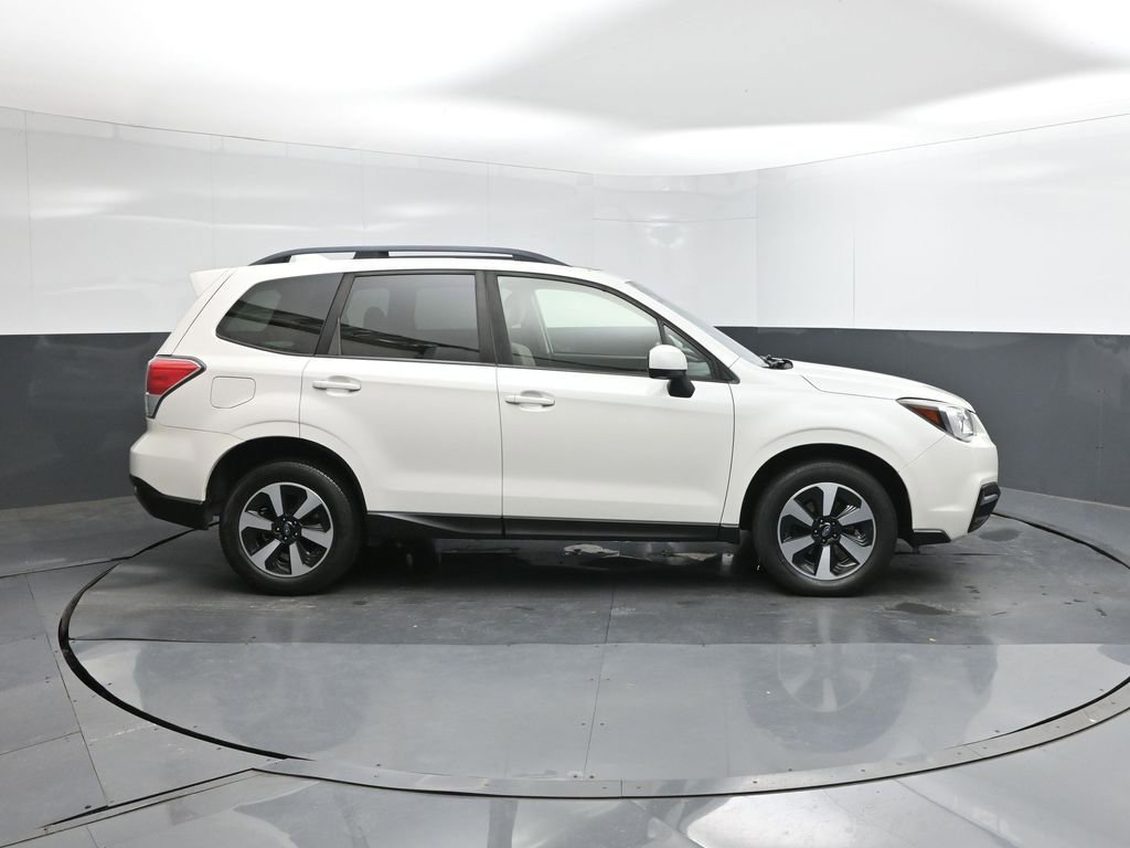 Used 2017 Subaru Forester 2.5i Premium AWD/4WD image 11
