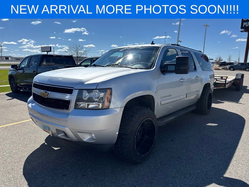 Used 2013 Chevrolet Suburban LT w/ Luxury Package AWD/4WD image 3