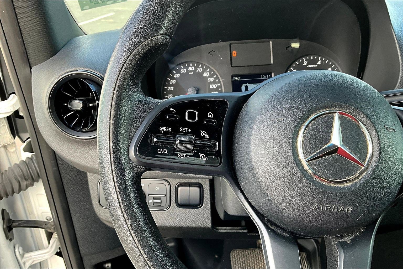 Used 2022 Mercedes-Benz Sprinter 2500 image 9