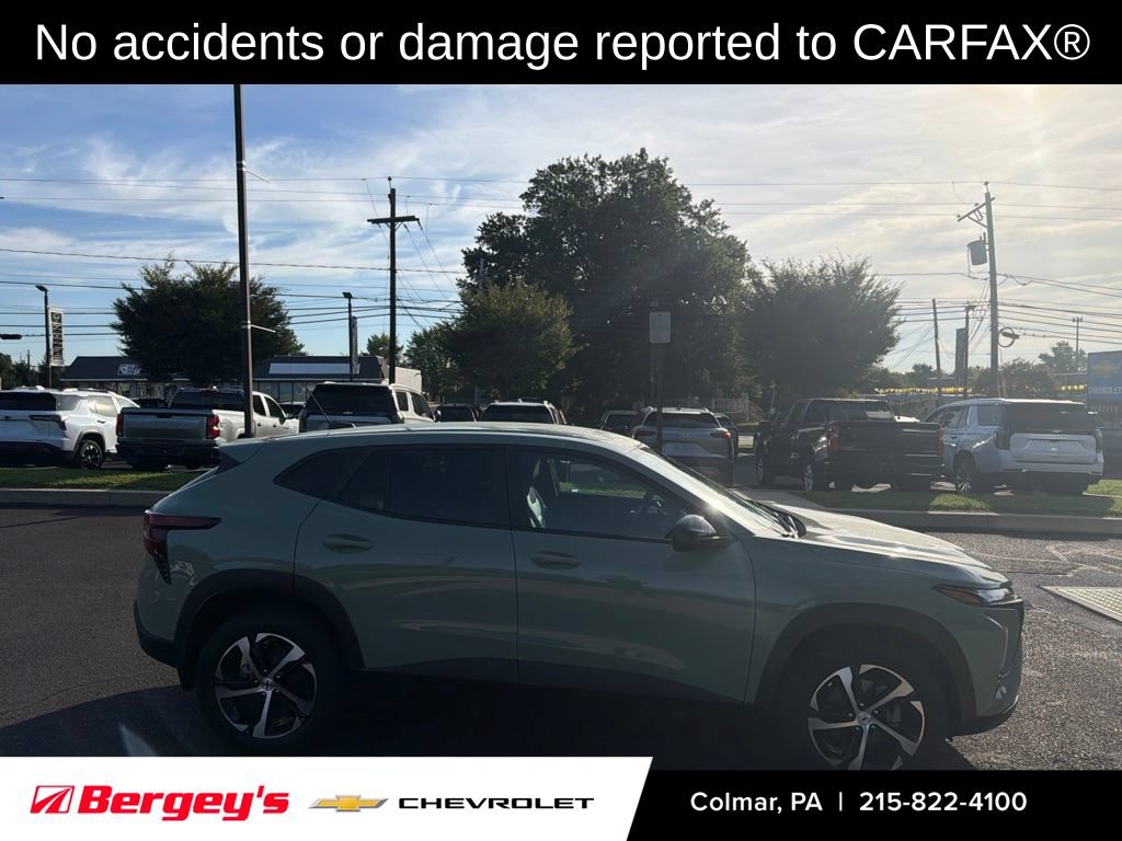 Certified 2024 Chevrolet Trax RS w/ Driver Confidence Package FWD image 2