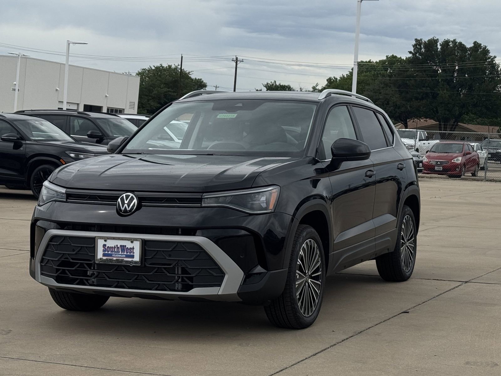 New 2026 Volkswagen Taos SE FWD image 9
