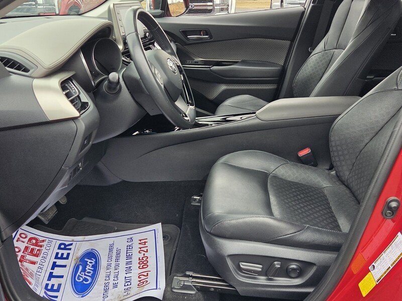 Used 2022 Toyota C-HR Limited FWD image 5