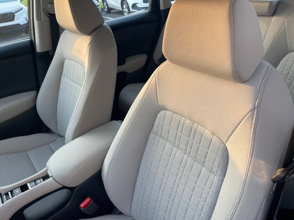 Used 2024 Honda HR-V LX image 6