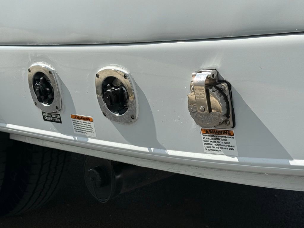 Used 2019 Mercedes-Benz Sprinter 170 w/ Driver Convenience Package image 19