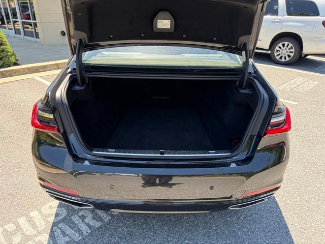 Used 2022 BMW 740i xDrive AWD/4WD image 7