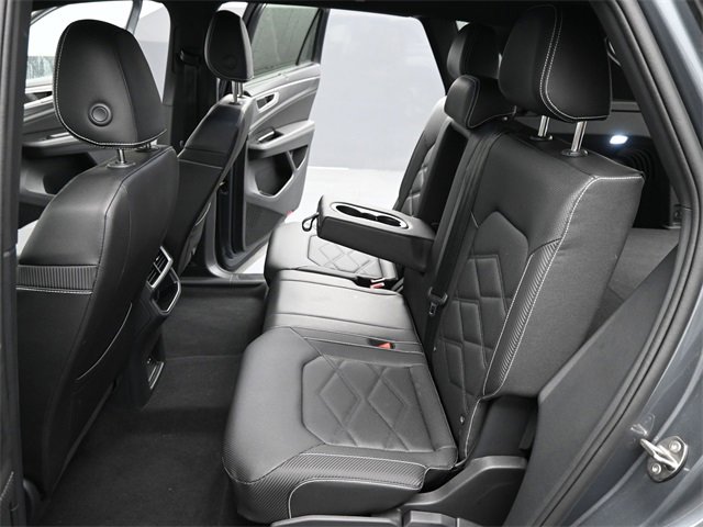 Used 2025 Volkswagen Atlas Cross Sport SE image 12