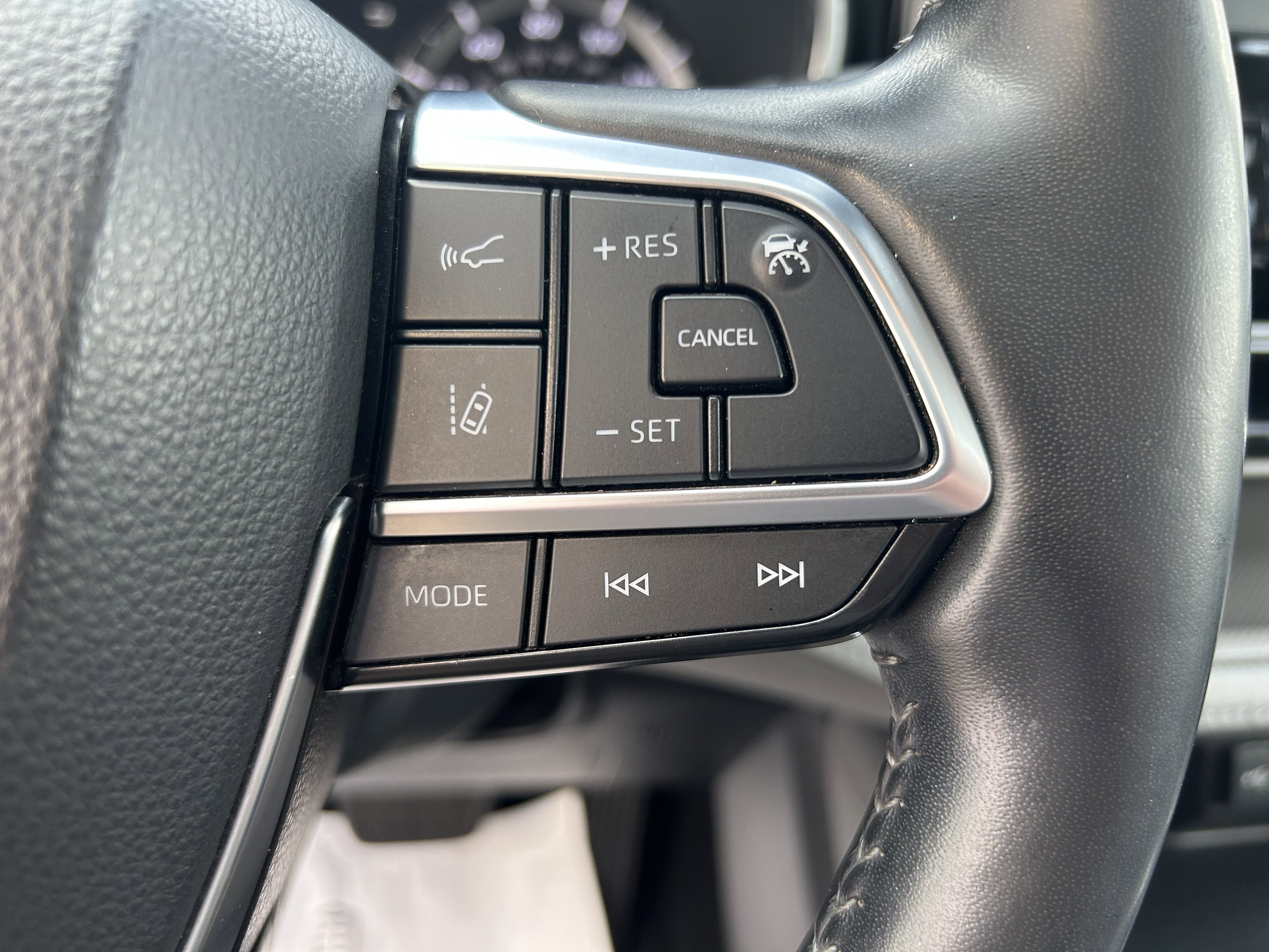 Certified 2021 Toyota Highlander Limited image 28