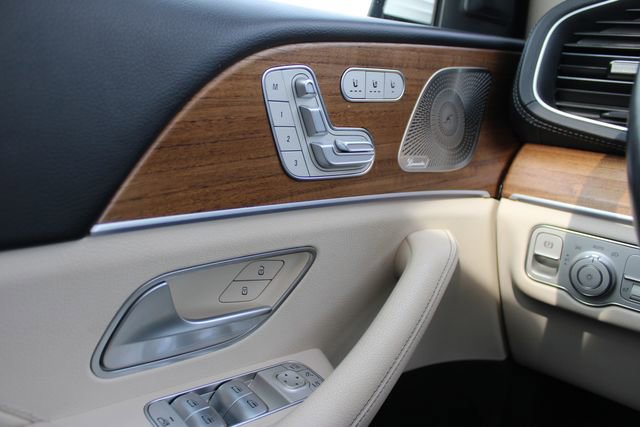 Used 2023 Mercedes-Benz GLS 450 4MATIC image 16